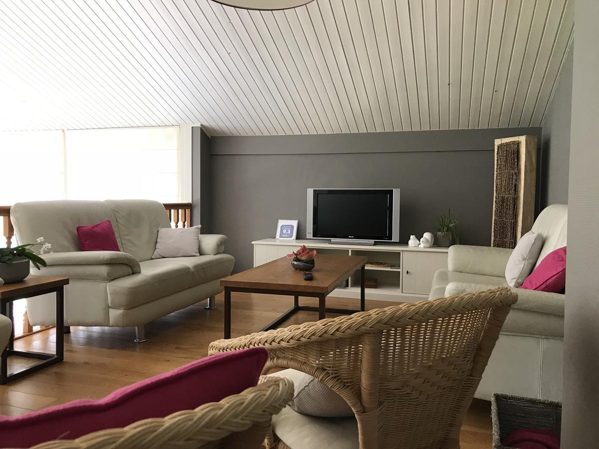 B&B La Romance Du Lac Робертвиль Экстерьер фото